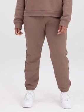 Girlfriend Collective Size Medium Classic Joggers in Taro